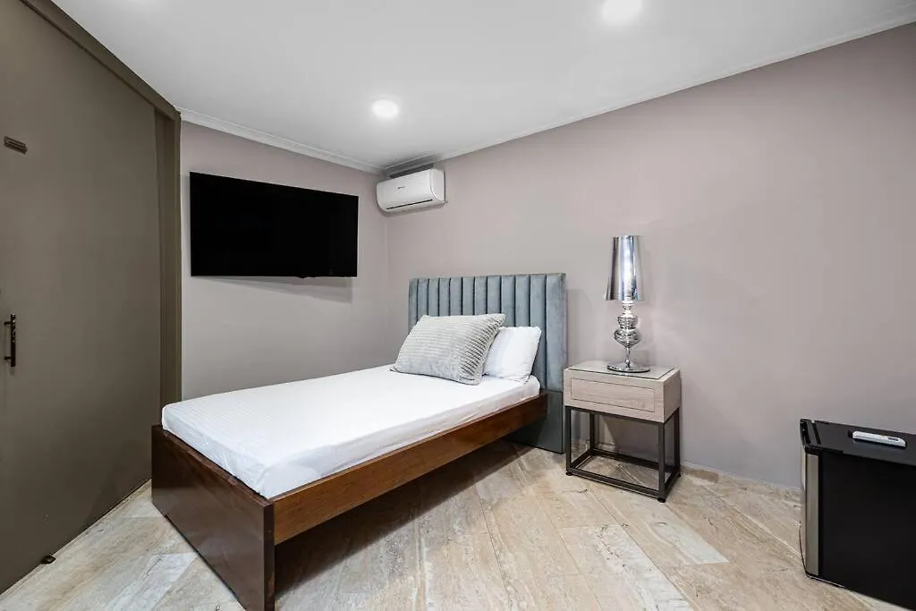 White House Poblado Villa Medellin 0*,