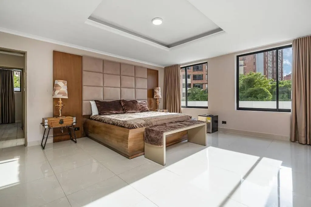Villa White House Poblado à Medellín Hébergement de vacances